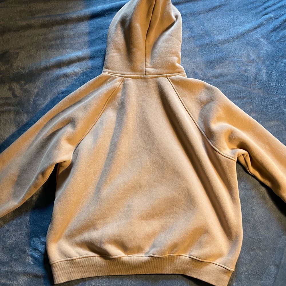 Too small - Picture 2 of 3